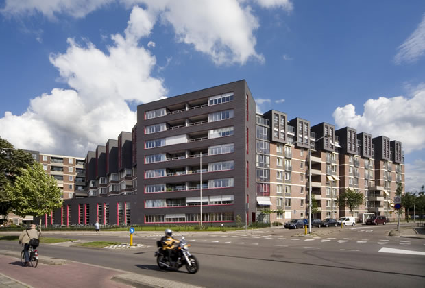 Woonzorgcentrum Wilgenhof Eindhoven : exterieur met opgetopte woningen : odeon architecten