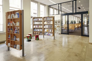 Publiekswinkel Roermond : interieur bibliotheek : odeon architecten